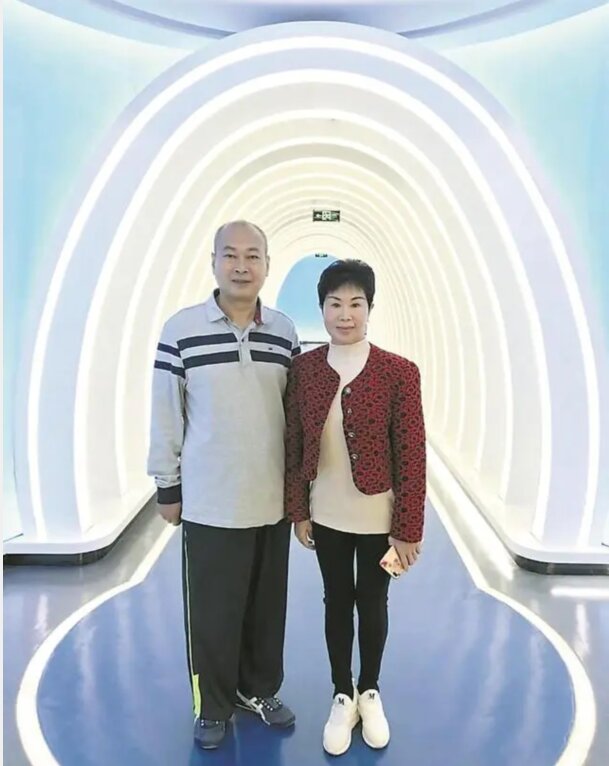 這對(duì)夫婦，守住了華僑百余年的家國記憶